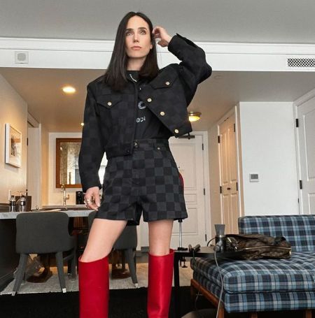 Jennifer Connelly enjoying her huge net worth.